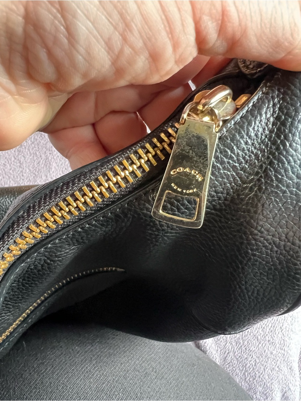 Authentic Coach Large Harley Hobo Bag in Black Pebbled Leather - Picture 8 of 15